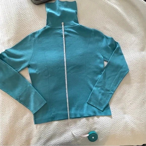 VINTAGE Sigrid Olsen Teal Silk Blend Turtleneck- Luxe Classic Size Small ๐ - Picture 10 of 12